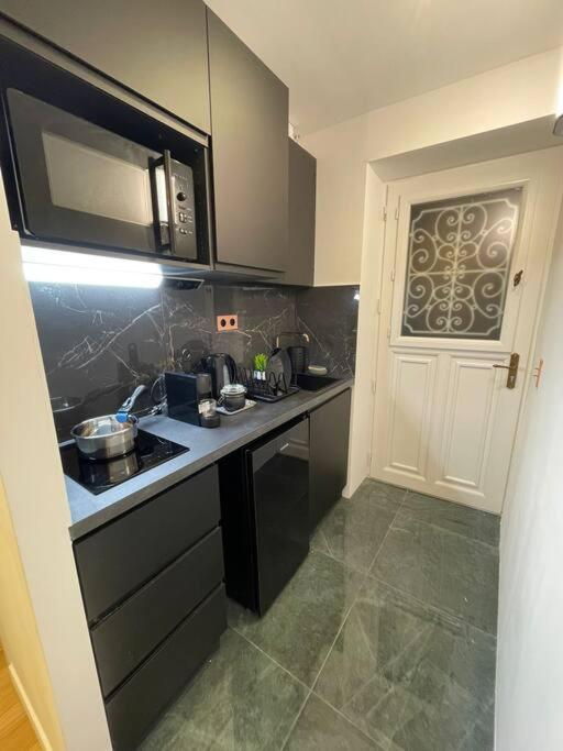 Cosy 8e Champs Elysees Miromesnil